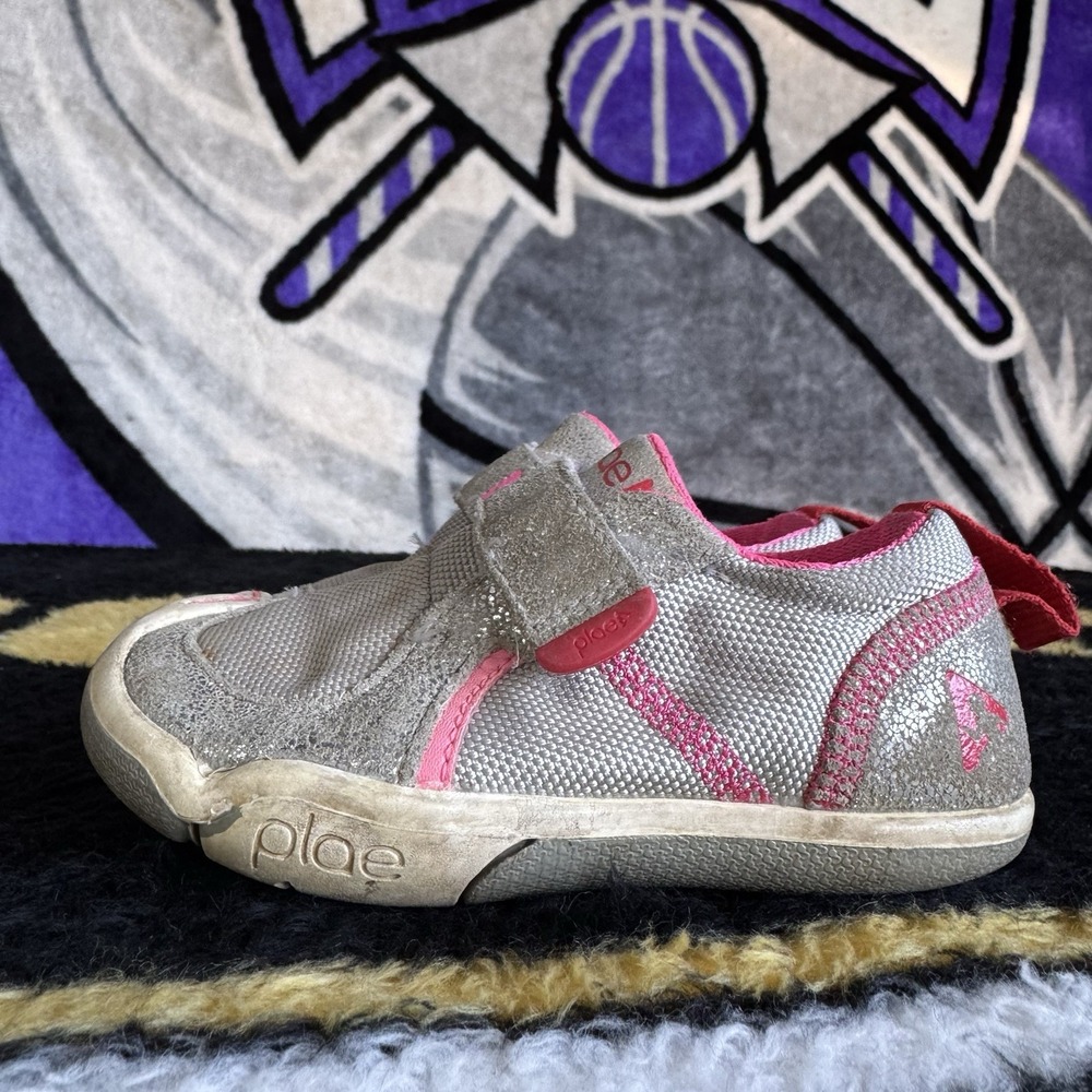 Size 7c - Plae 10 Ty Sneakers Metallic Silver